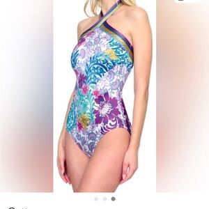 Gottex Women's One-piece high-neck swimsuit NWT.   B8